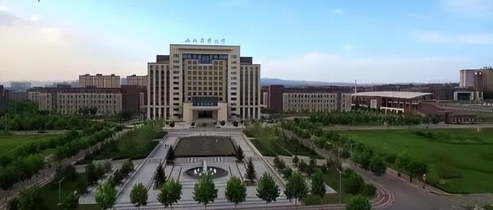 吕梁学院环境怎么样（吕梁学院离市区远吗）