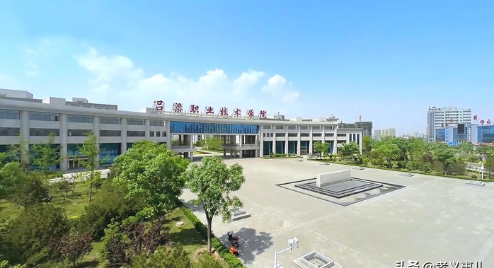 吕梁学院环境怎么样（吕梁学院离市区远吗）